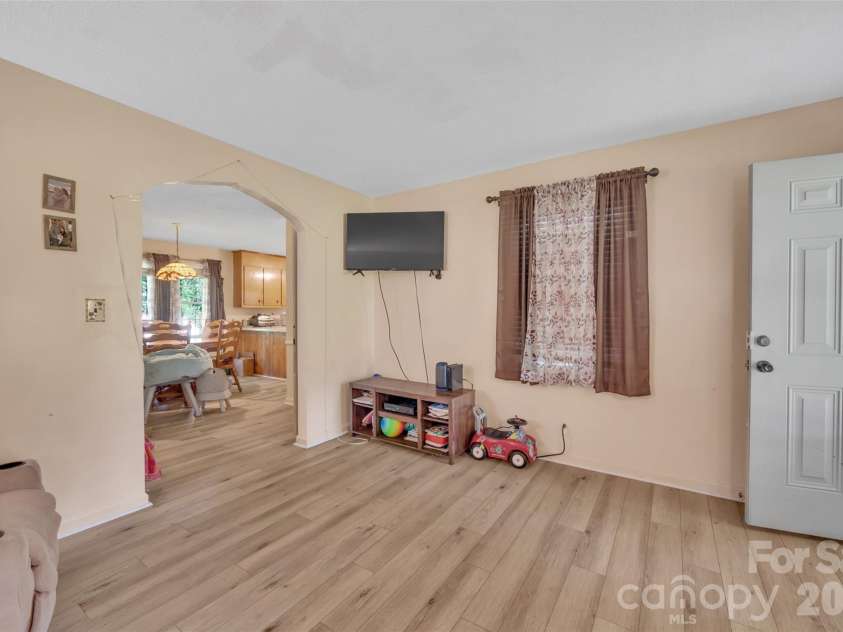 5301 Dellinger Circle, Cherryville, NC 28021.  MLS# CAR4426862, YatesRealty ID 52446. 