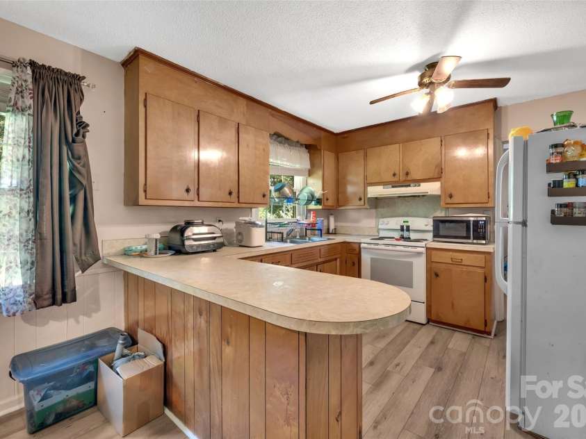 5301 Dellinger Circle, Cherryville, NC 28021.  MLS# CAR4426862, YatesRealty ID 52446. 