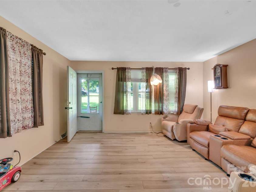 5301 Dellinger Circle, Cherryville, NC 28021.  MLS# CAR4426862, YatesRealty ID 52446. 