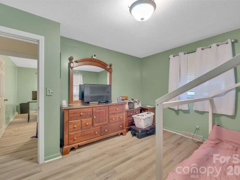 5301 Dellinger Circle, Cherryville, NC 28021.  MLS# CAR4426862, YatesRealty ID 52446. 
