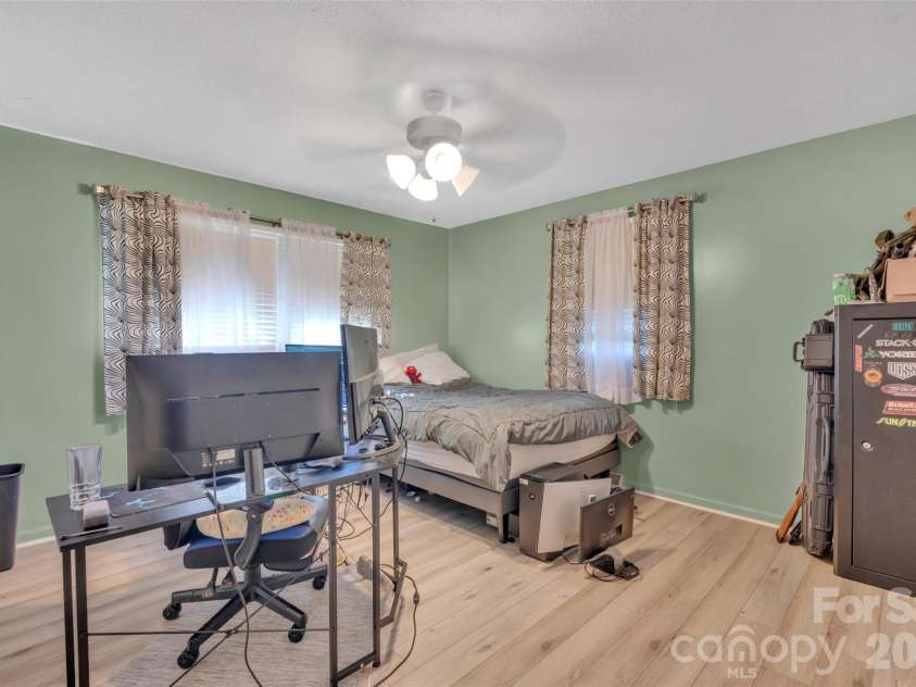 5301 Dellinger Circle, Cherryville, NC 28021.  MLS# CAR4426862, YatesRealty ID 52446. 