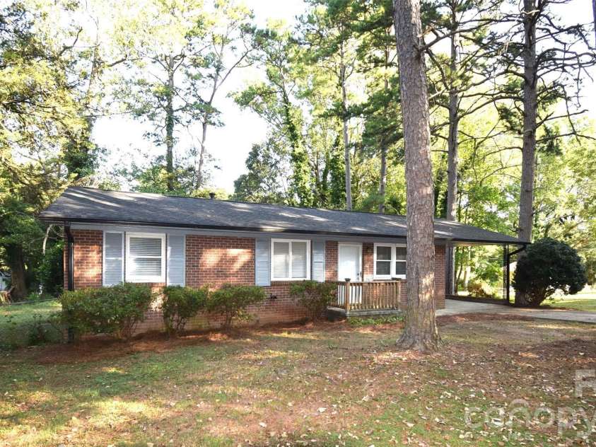 2510 Briar Oak Drive, Gastonia, NC 28052.  MLS# CAR4426891, YatesRealty ID 52447. 