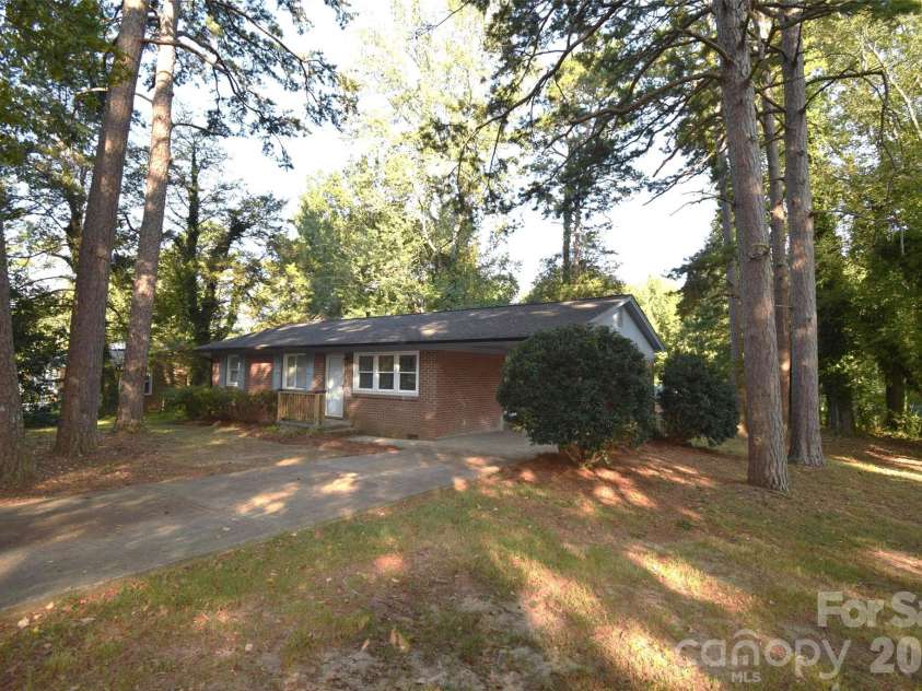 2510 Briar Oak Drive, Gastonia, NC 28052.  MLS# CAR4426891, YatesRealty ID 52447. 