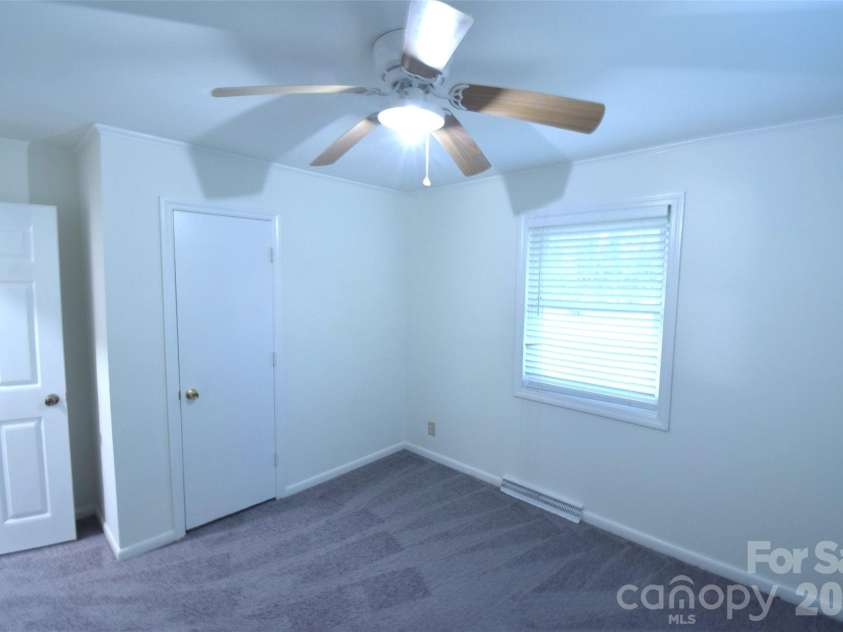 2510 Briar Oak Drive, Gastonia, NC 28052.  MLS# CAR4426891, YatesRealty ID 52447. 