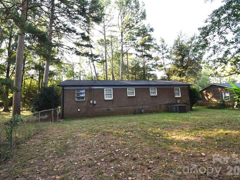 2510 Briar Oak Drive, Gastonia, NC 28052.  MLS# CAR4426891, YatesRealty ID 52447. 