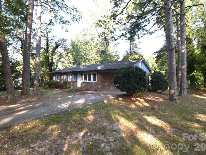 2510 Briar Oak Drive, Gastonia, NC 28052.  MLS# CAR4426891, YatesRealty ID 52447. 