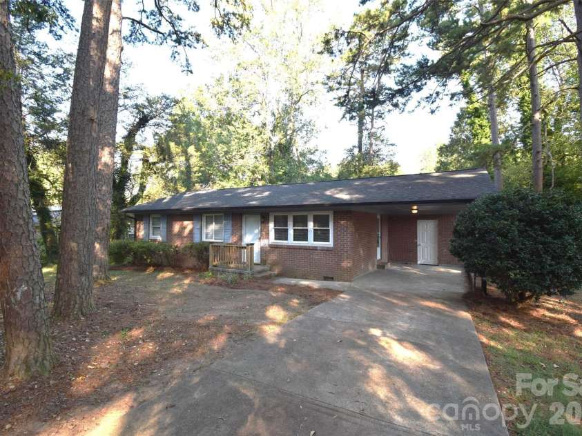 2510 Briar Oak Drive, Gastonia, NC 28052.  MLS# CAR4426891, YatesRealty ID 52447. 
