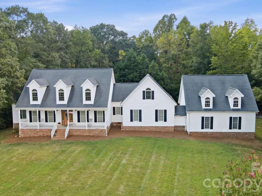 5881 Highway 557 Highway, Lake Wylie, SC 29710.  MLS# CAR4426749, YatesRealty ID 52449. 