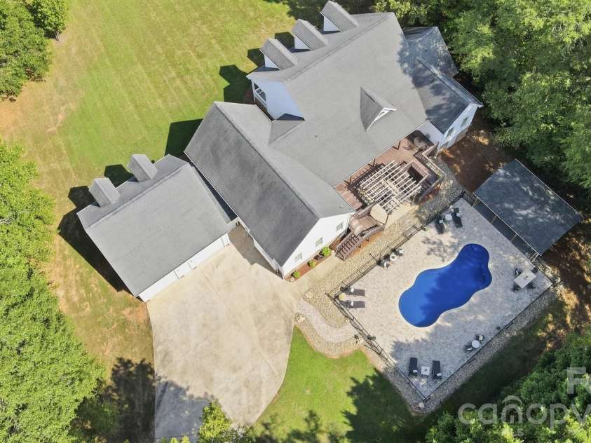5881 Highway 557 Highway, Lake Wylie, SC 29710.  MLS# CAR4426749, YatesRealty ID 52449. 