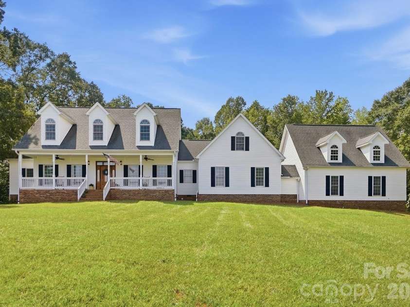 5881 Highway 557 Highway, Lake Wylie, SC 29710.  MLS# CAR4426749, YatesRealty ID 52449. 