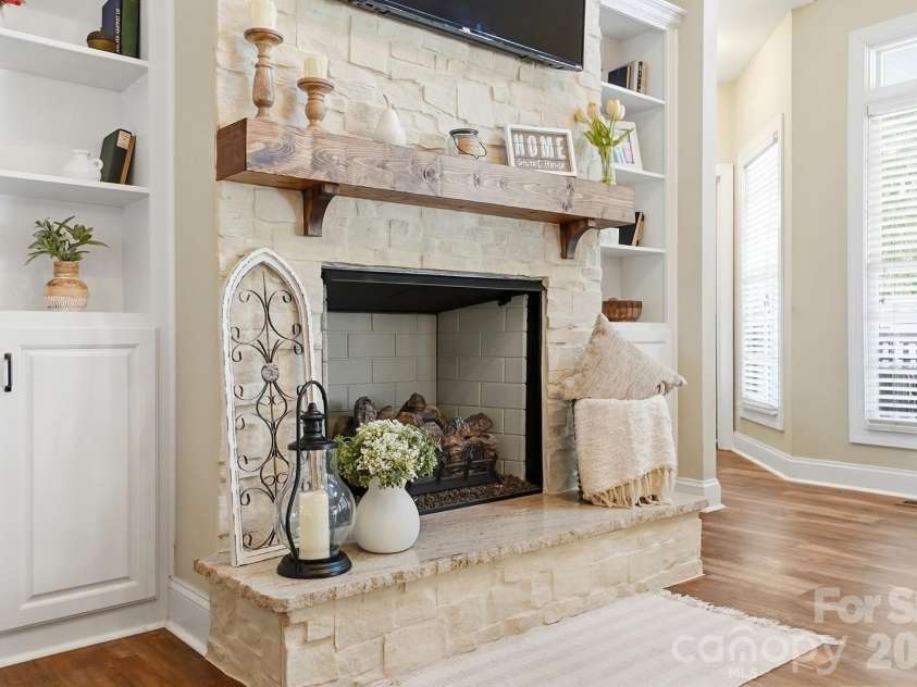 5881 Highway 557 Highway, Lake Wylie, SC 29710.  MLS# CAR4426749, YatesRealty ID 52449. 