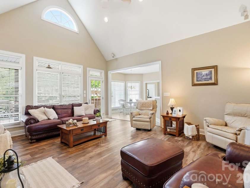 5881 Highway 557 Highway, Lake Wylie, SC 29710.  MLS# CAR4426749, YatesRealty ID 52449. 