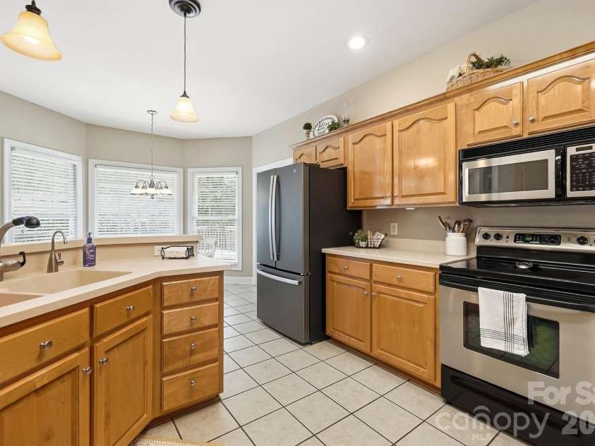 5881 Highway 557 Highway, Lake Wylie, SC 29710.  MLS# CAR4426749, YatesRealty ID 52449. 