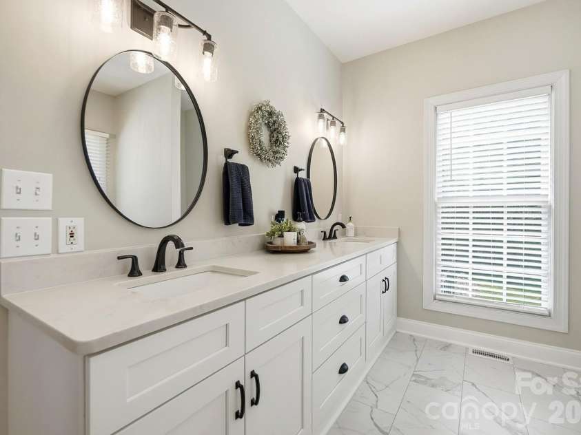 5881 Highway 557 Highway, Lake Wylie, SC 29710.  MLS# CAR4426749, YatesRealty ID 52449. 