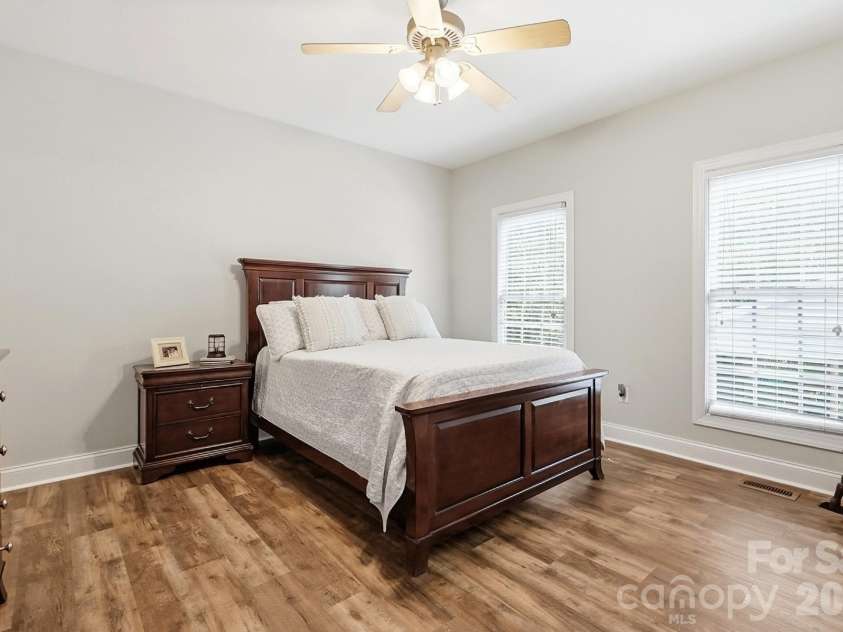 5881 Highway 557 Highway, Lake Wylie, SC 29710.  MLS# CAR4426749, YatesRealty ID 52449. 