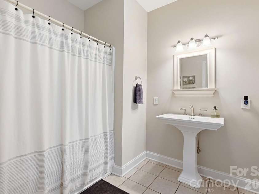 5881 Highway 557 Highway, Lake Wylie, SC 29710.  MLS# CAR4426749, YatesRealty ID 52449. 