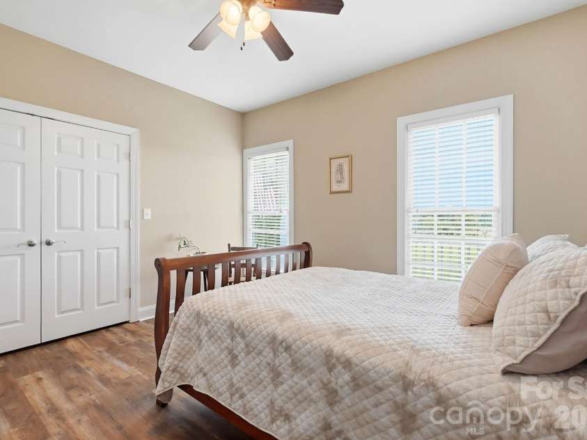 5881 Highway 557 Highway, Lake Wylie, SC 29710.  MLS# CAR4426749, YatesRealty ID 52449. 