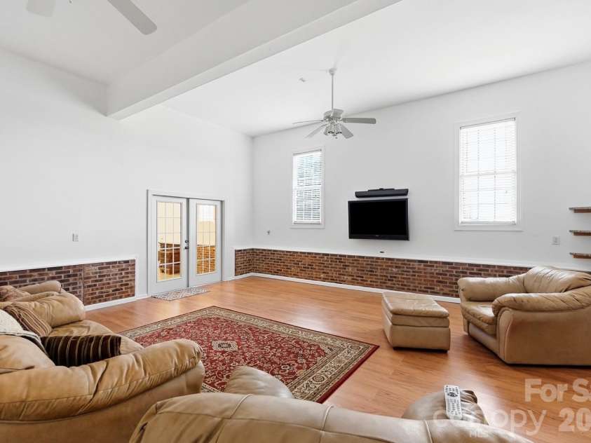 5881 Highway 557 Highway, Lake Wylie, SC 29710.  MLS# CAR4426749, YatesRealty ID 52449. 