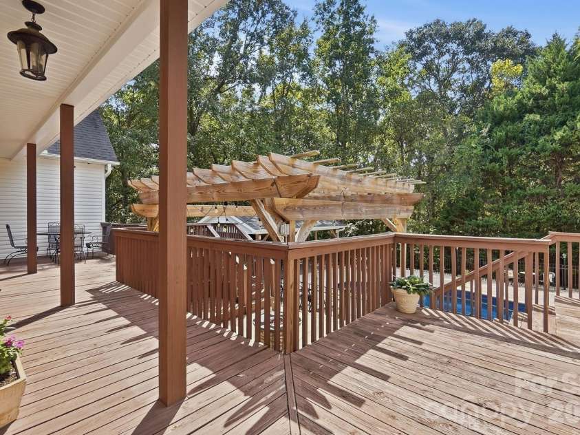 5881 Highway 557 Highway, Lake Wylie, SC 29710.  MLS# CAR4426749, YatesRealty ID 52449. 