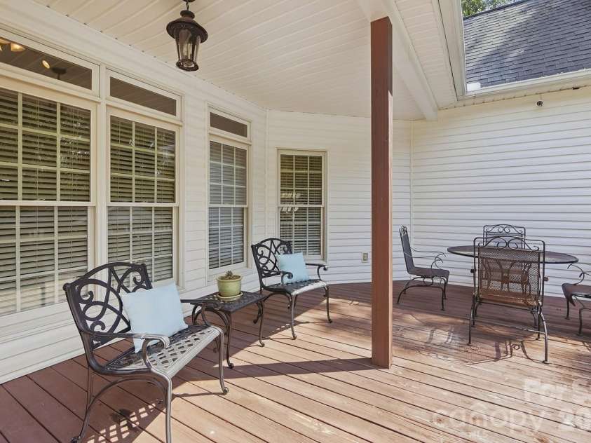 5881 Highway 557 Highway, Lake Wylie, SC 29710.  MLS# CAR4426749, YatesRealty ID 52449. 