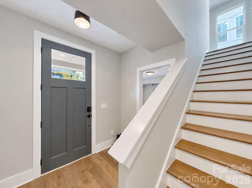 2022 Margaret Brown Street, Charlotte, NC 28202.  MLS# CAR4427340, YatesRealty ID 52450. 