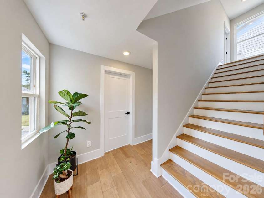 2022 Margaret Brown Street, Charlotte, NC 28202.  MLS# CAR4427340, YatesRealty ID 52450. 