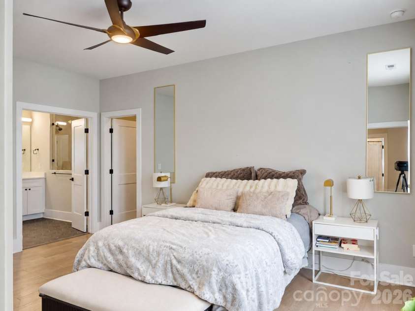 2022 Margaret Brown Street, Charlotte, NC 28202.  MLS# CAR4427340, YatesRealty ID 52450. 