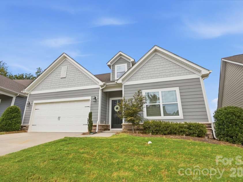 5112 Natural Path Lane, Waxhaw, NC 28173.  MLS# CAR4426658, YatesRealty ID 52452. 