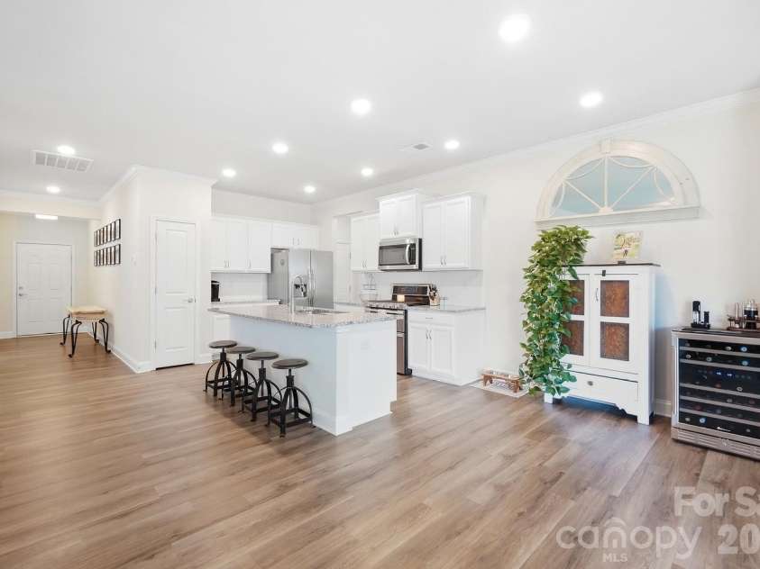 5112 Natural Path Lane, Waxhaw, NC 28173.  MLS# CAR4426658, YatesRealty ID 52452. 