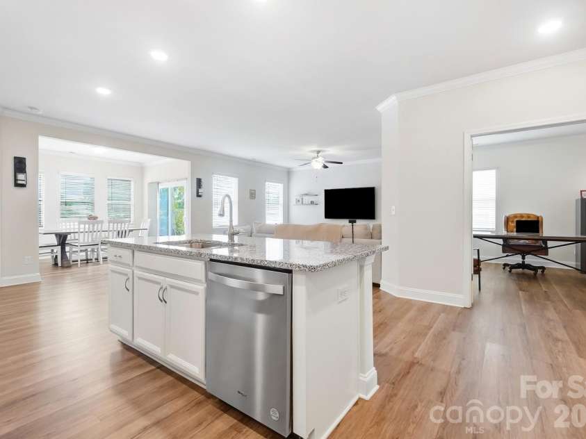 5112 Natural Path Lane, Waxhaw, NC 28173.  MLS# CAR4426658, YatesRealty ID 52452. 