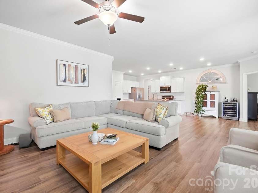 5112 Natural Path Lane, Waxhaw, NC 28173.  MLS# CAR4426658, YatesRealty ID 52452. 