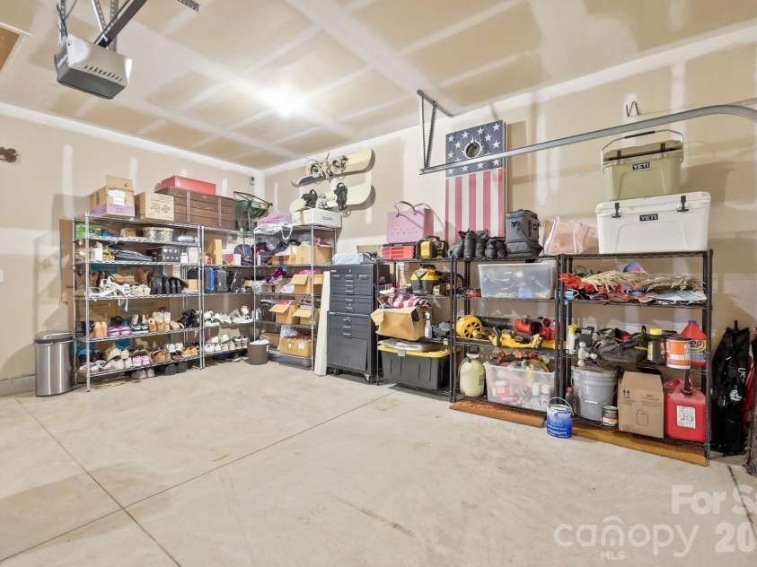 5112 Natural Path Lane, Waxhaw, NC 28173.  MLS# CAR4426658, YatesRealty ID 52452. 