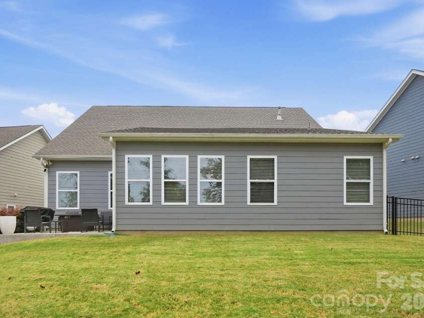 5112 Natural Path Lane, Waxhaw, NC 28173.  MLS# CAR4426658, YatesRealty ID 52452. 