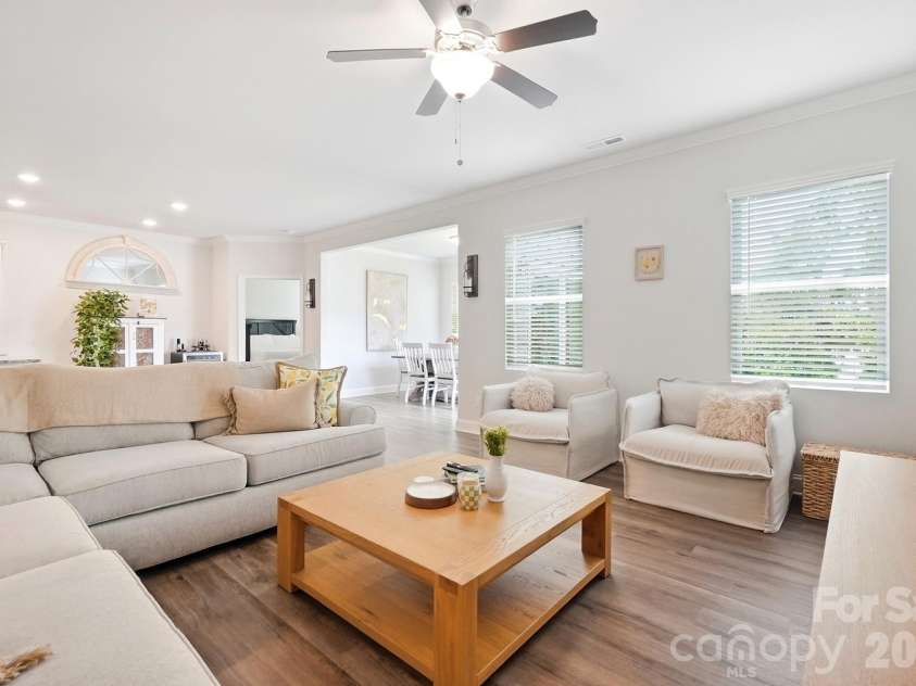 5112 Natural Path Lane, Waxhaw, NC 28173.  MLS# CAR4426658, YatesRealty ID 52452. Great Room