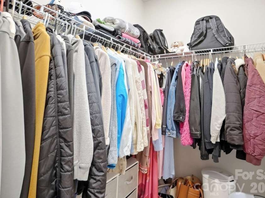 5112 Natural Path Lane, Waxhaw, NC 28173.  MLS# CAR4426658, YatesRealty ID 52452. Nice walk in closet