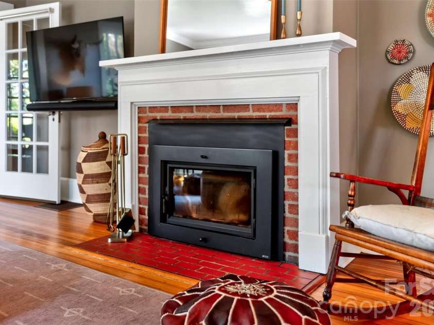 109 1st Street, Black Mountain, NC 28711.  MLS# CAR4426638, YatesRealty ID 52457. 