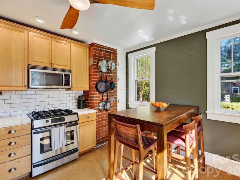 109 1st Street, Black Mountain, NC 28711.  MLS# CAR4426638, YatesRealty ID 52457. 