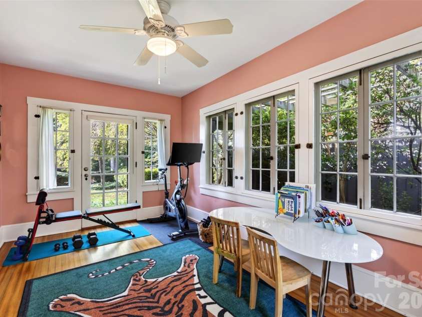 109 1st Street, Black Mountain, NC 28711.  MLS# CAR4426638, YatesRealty ID 52457. 