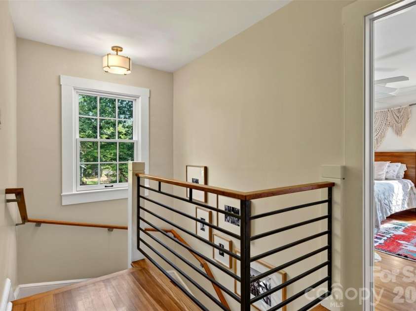 109 1st Street, Black Mountain, NC 28711.  MLS# CAR4426638, YatesRealty ID 52457. 