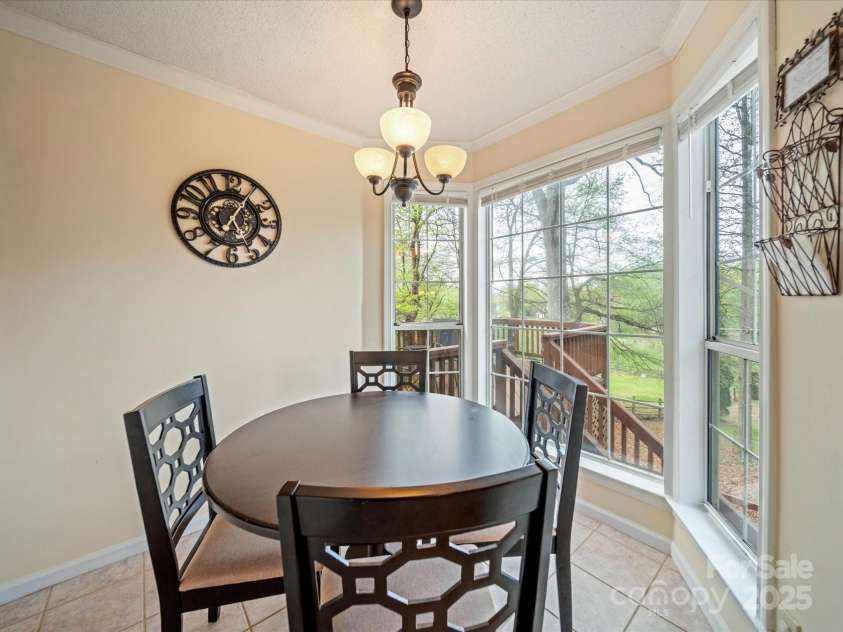 12708 Hollyhock Lane, Huntersville, NC 28078.  MLS# CAR4241322, YatesRealty ID 5246. Breakfast Nook