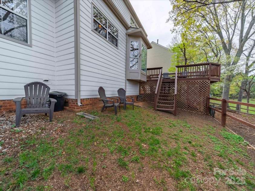 12708 Hollyhock Lane, Huntersville, NC 28078.  MLS# CAR4241322, YatesRealty ID 5246. Fenced Area