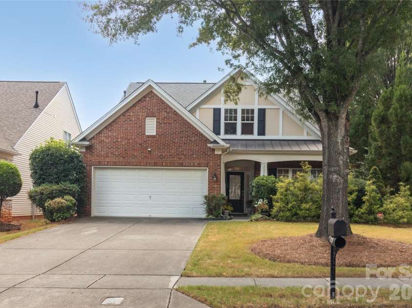 3238 Darlington Road, Matthews, NC 28201.  MLS# CAR4424839, YatesRealty ID 52461. 