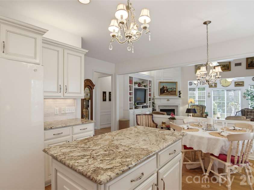 3238 Darlington Road, Matthews, NC 28201.  MLS# CAR4424839, YatesRealty ID 52461. 