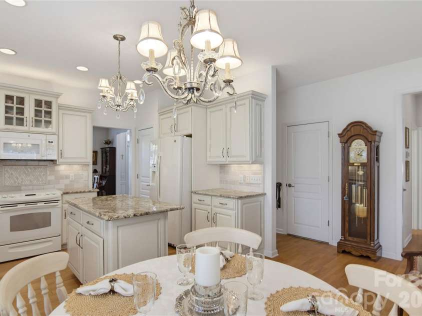 3238 Darlington Road, Matthews, NC 28201.  MLS# CAR4424839, YatesRealty ID 52461. 