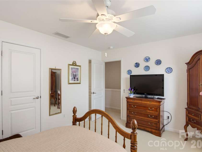 3238 Darlington Road, Matthews, NC 28201.  MLS# CAR4424839, YatesRealty ID 52461. 