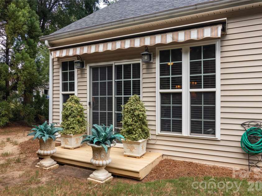 3238 Darlington Road, Matthews, NC 28201.  MLS# CAR4424839, YatesRealty ID 52461. 