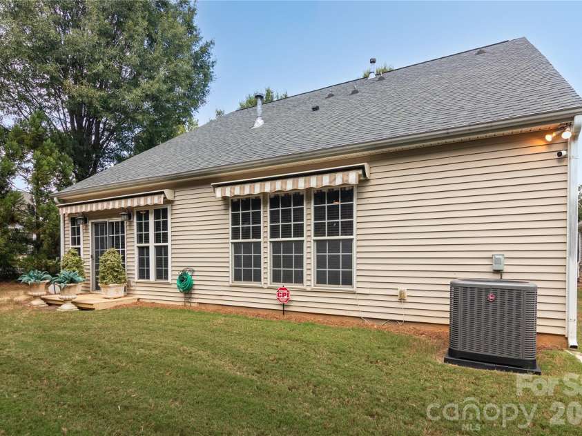 3238 Darlington Road, Matthews, NC 28201.  MLS# CAR4424839, YatesRealty ID 52461. 