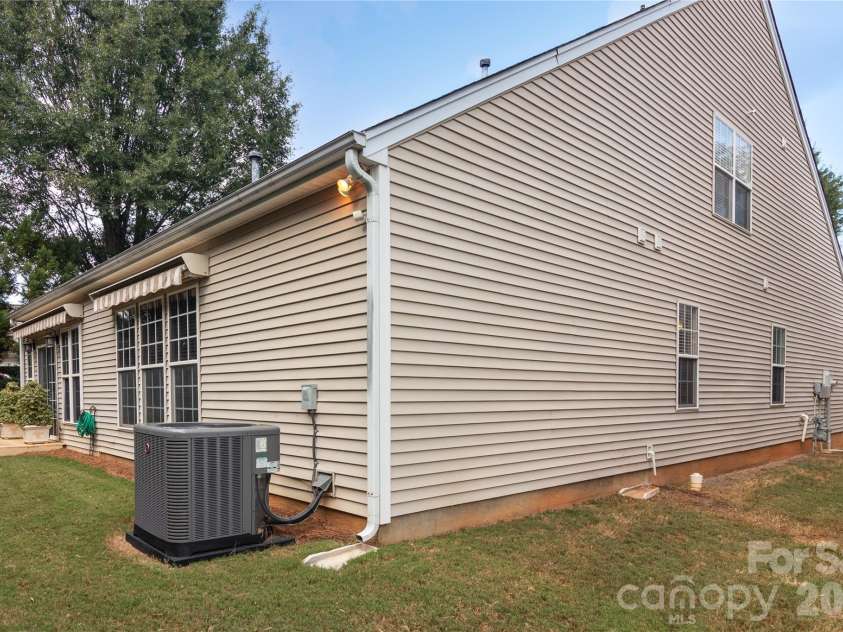 3238 Darlington Road, Matthews, NC 28201.  MLS# CAR4424839, YatesRealty ID 52461. 