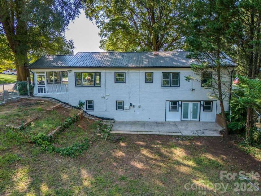 425 Roberts Street, Salisbury, NC 28144.  MLS# CAR4423175, YatesRealty ID 52463. 