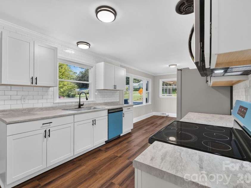 425 Roberts Street, Salisbury, NC 28144.  MLS# CAR4423175, YatesRealty ID 52463. 